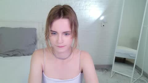 Snapshot of tessa_shy_ chatting on 05/20/26, 02:01 tessa_shy_ online show from 05/20/26, 02:01