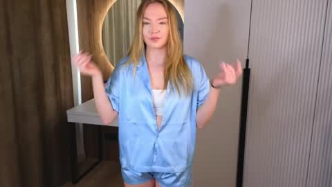 Snapshot of tessaandoh chatting on 04/01/26, 04:04 Candie online show from 04/01/26, 04:04