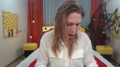 Snapshot of tessadaybreak chatting on 10/10/25, 07:29 tessadaybreak online show from 10/10/25, 07:29