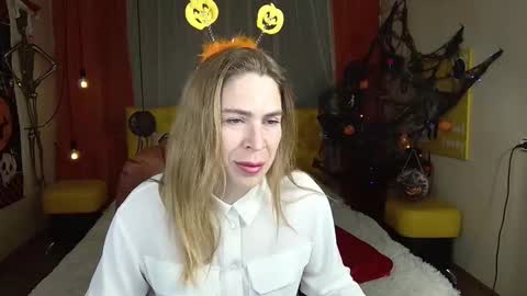 Snapshot of tessadaybreak chatting on 10/16/25, 06:58 tessadaybreak online show from 10/16/25, 06:58