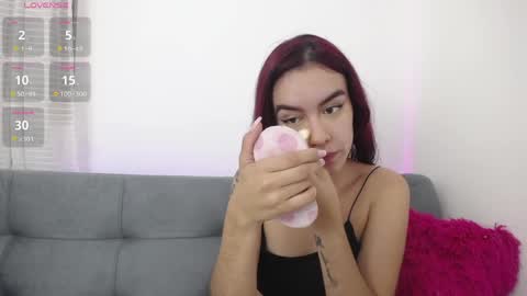 Snapshot of tessafoxie chatting on 05/08/26, 11:26 Tessa foxie online show from 05/08/26, 11:26