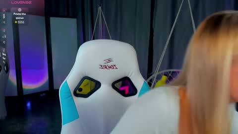 Snapshot of tessahamilton chatting on 02/02/26, 12:37 TessaHamilton online show from 02/02/26, 12:37