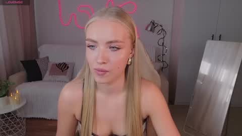 Snapshot of tessahamilton chatting on 02/22/26, 07:51 TessaHamilton online show from 02/22/26, 07:51