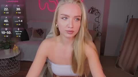 Snapshot of tessahamilton chatting on 02/24/26, 03:21 TessaHamilton online show from 02/24/26, 03:21