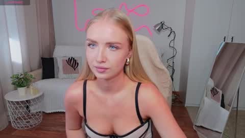 Snapshot of tessahamilton chatting on 03/28/26, 09:20 TessaHamilton online show from 03/28/26, 09:20