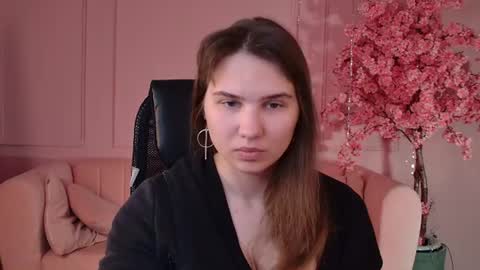 Tessa online show from 06/17/26, 05:43