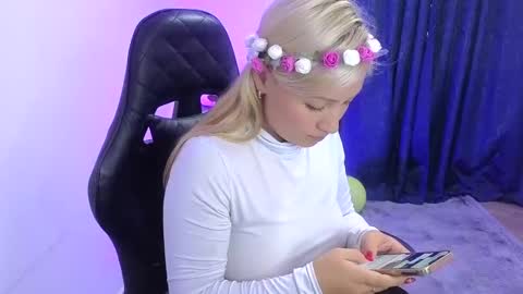 Tessy online show from 12/17/24, 05:04