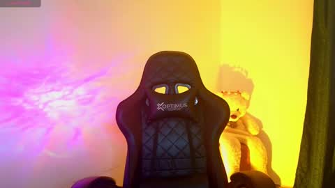 Tessy online show from 09/18/25, 04:31