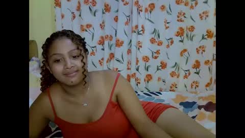 Snapshot of tessmia chatting on 04/22/26, 07:15 tessmia online show from 04/22/26, 07:15