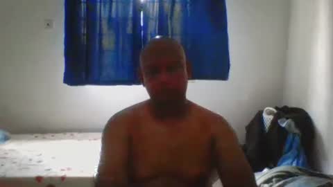 Snapshot of tested123 chatting on 10/18/25, 09:21 yours online show from 10/18/25, 09:21