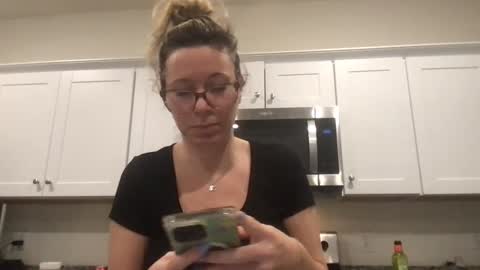 Snapshot of texas_blonde chatting on 01/09/26, 05:59 Daphne Summers online show from 01/09/26, 05:59