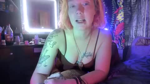 Snapshot of texaspregogrllll chatting on 09/16/25, 02:29 TEXASGIRLLLL online show from 09/16/25, 02:29