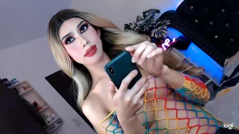 Itsme tgirlAdele online show from 03/05/25, 09:37