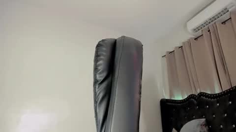 Luna online show from 04/29/26, 06:14