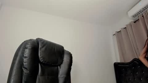 Luna online show from 05/06/26, 04:34