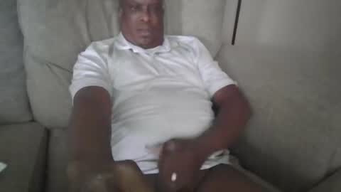 Snapshot of thadax197 chatting on 06/12/26, 10:52 thadax197 online show from 06/12/26, 10:52