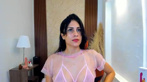 Snapshot of thais_kim chatting on 12/16/25, 02:44 Sweet Thais online show from 12/16/25, 02:44