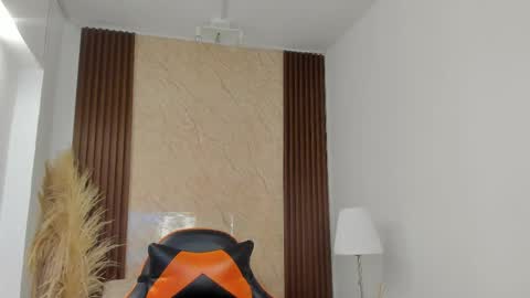 Snapshot of thais_kim chatting on 04/13/26, 12:32 Sweet Thais online show from 04/13/26, 12:32