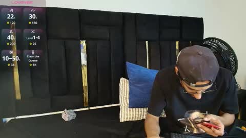 T H A I S  online show from 11/23/25, 07:57