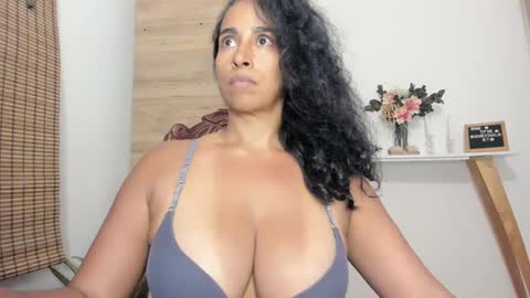 Thalia Gomex online show from 01/15/25, 06:40