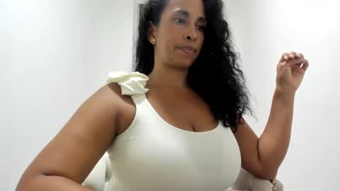 Thalia Gomex online show from 01/29/25, 03:01