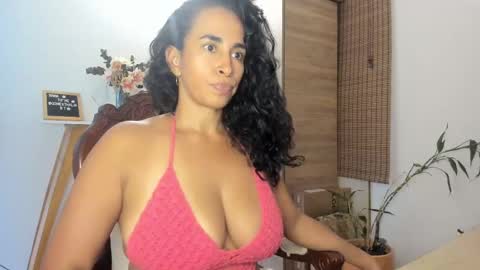 Thalia Gomex online show from 02/25/25, 05:58