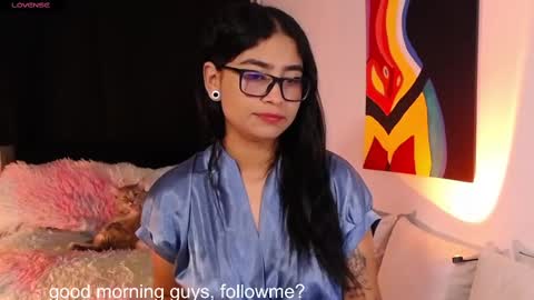 thalia  online show from 10/25/25, 11:07