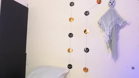  Thalia Anderson  online show from 10/31/25, 06:20