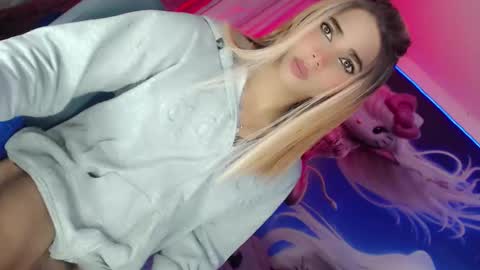 Thalia Girl online show from 02/28/25, 04:21