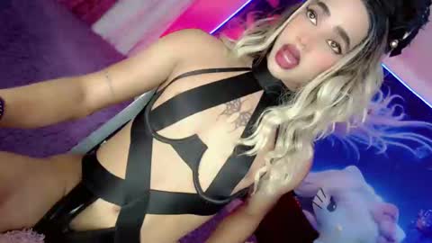 Thalia Girl online show from 03/02/25, 01:36