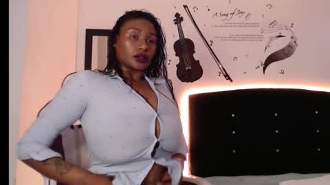Snapshot of thalia_joness chatting on 04/23/26, 12:04 Thalia online show from 04/23/26, 12:04