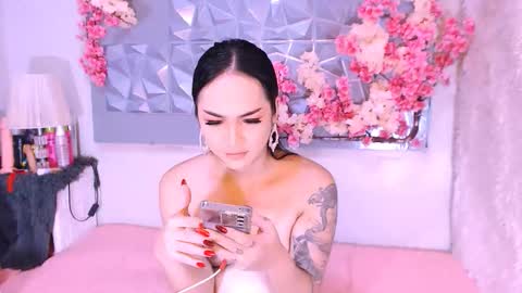 Thalia online show from 12/22/25, 12:46