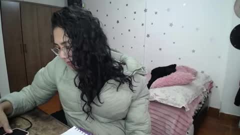    online show from 12/22/25, 01:46