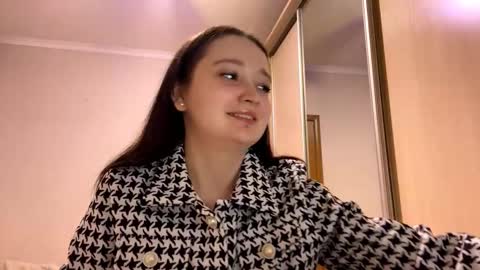 Yumi online show from 03/18/26, 03:15