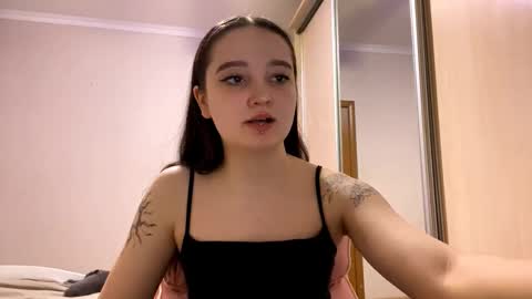 Yumi online show from 03/19/26, 03:16