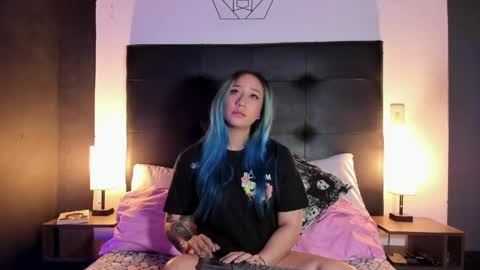 Snapshot of thamyjade chatting on 03/28/26, 01:16 Thamy online show from 03/28/26, 01:16