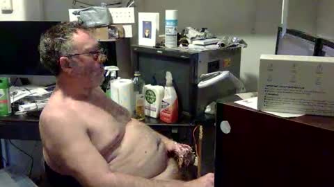 Snapshot of thang5545 chatting on 10/18/25, 12:57 thang5545 online show from 10/18/25, 12:57