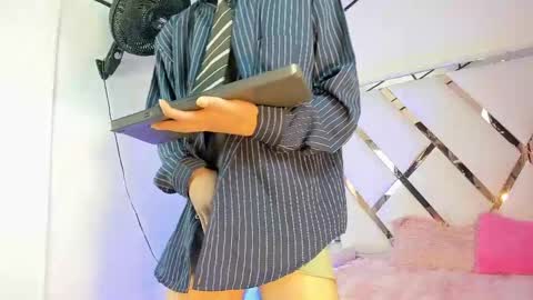 thanier_18 online show from 05/16/26, 07:34