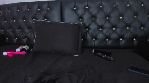 thara webstter online show from 02/20/25, 05:40