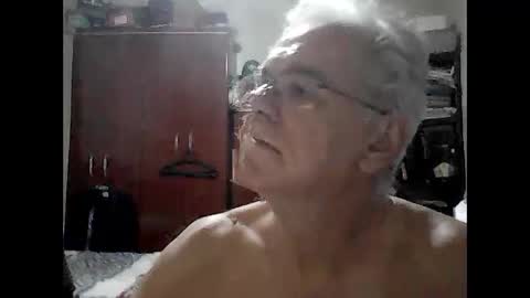 Snapshot of thataco chatting on 04/13/26, 02:39 thataco online show from 04/13/26, 02:39