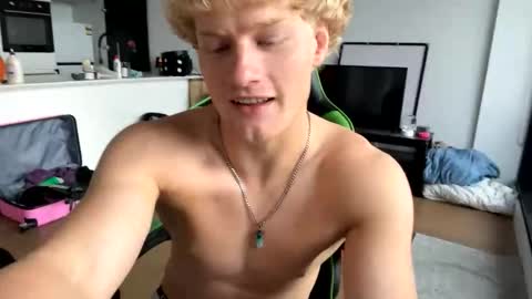 liammlust online show from 12/21/25, 09:11