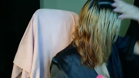   online show from 11/20/25, 12:05