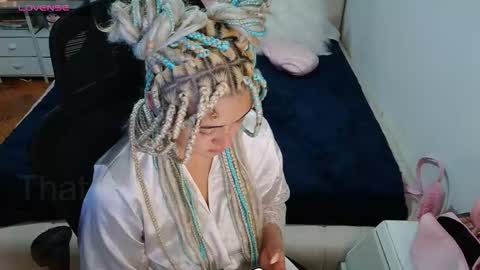 Snapshot of thatgirl2003 chatting on 01/08/26, 01:46 online show from 01/08/26, 01:46