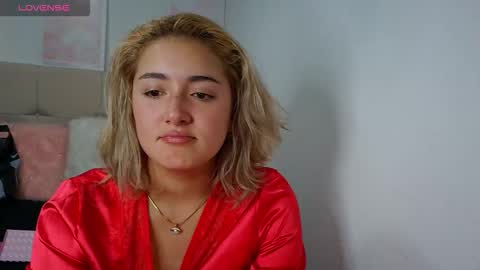 Snapshot of thatgirl2003 chatting on 02/06/26, 12:08 online show from 02/06/26, 12:08