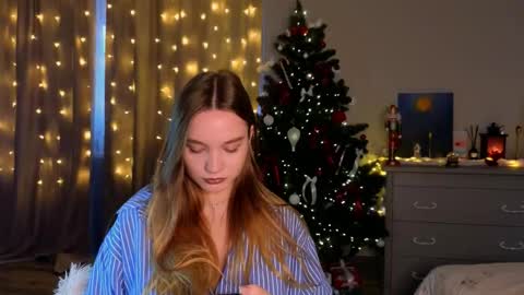 Snapshot of thatonerabbit chatting on 12/21/25, 11:50 Alice online show from 12/21/25, 11:50