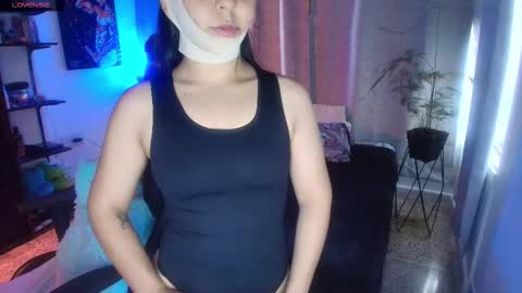 Snapshot of thays_mawakye01 chatting on 02/21/26, 10:22 Paola online show from 02/21/26, 10:22