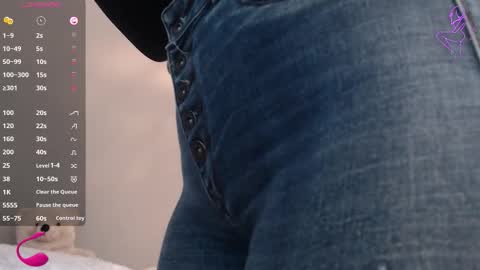 THAYSSA ROSS online show from 11/30/25, 02:43