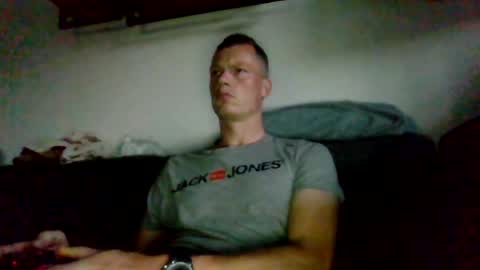 Snapshot of the___rocky200 chatting on 07/09/26, 08:13 Dennis online show from 07/09/26, 08:13