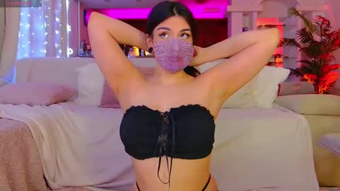 Snapshot of the__sabenna chatting on 02/01/26, 05:00 Madina online show from 02/01/26, 05:00