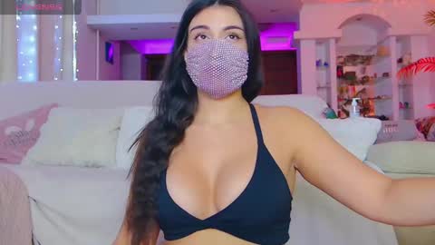 Snapshot of the__sabenna chatting on 04/17/26, 01:36 Madina online show from 04/17/26, 01:36